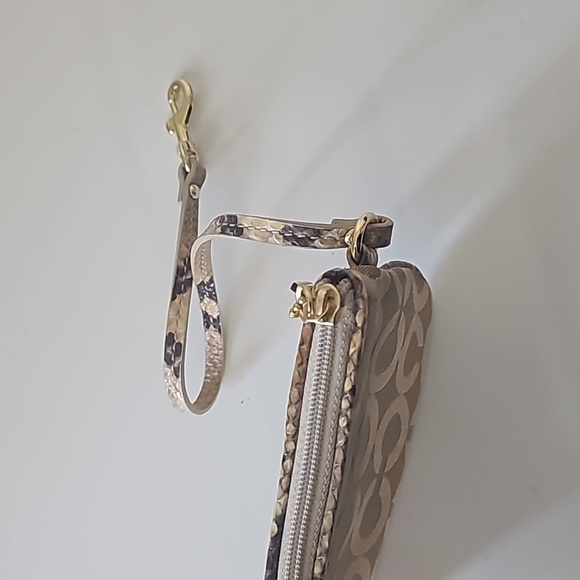 Coach Sm Wristlet Tan with SnakeSkin Leather Trim - ExcellentCondition - Picture 6 of 10